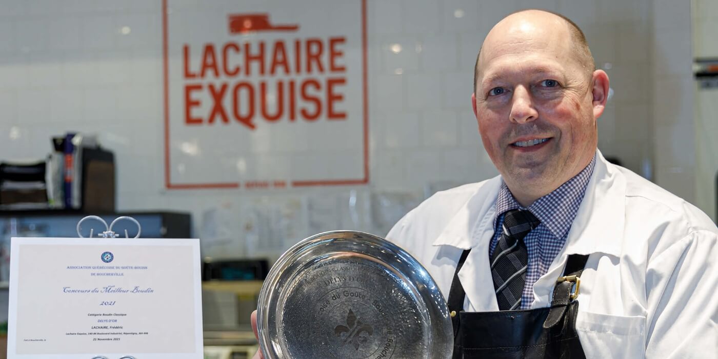 Frédéric Lachaire Propriétaire de la Boucherie Lachaire Exquise dans sa boucherie à Repentigny